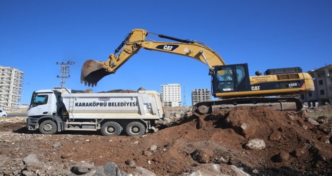 Karaköprüde Yeni Yol Açma Çalışmaları Sürüyor