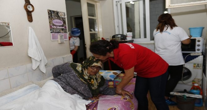 Konakta Evler Pırıl Pırıl Oluyor