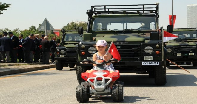 Tbmmden Eski Meclis Önüne Geçit Töreni Düzenlendi