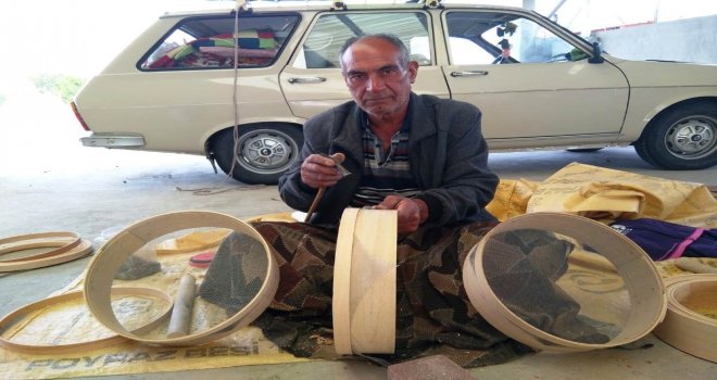 50 Yıldır Kalbur Ve Elek Yapıp Satarak Geçimini Sağlıyor