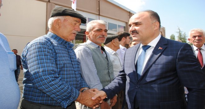 Vali Günaydın Sarıidriste Halkla Kucaklaştı