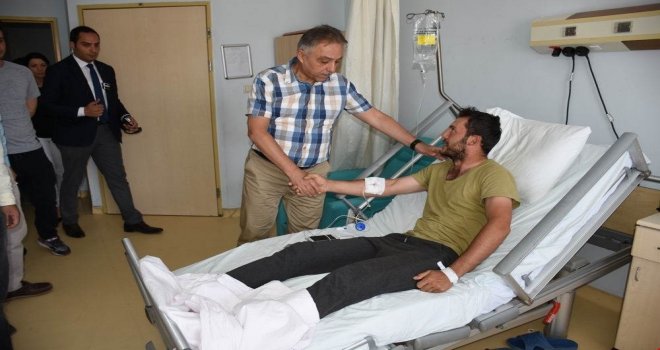 Vali Toprak Yaralı Özel Harekâtçı Polisleri Ziyaret Etti