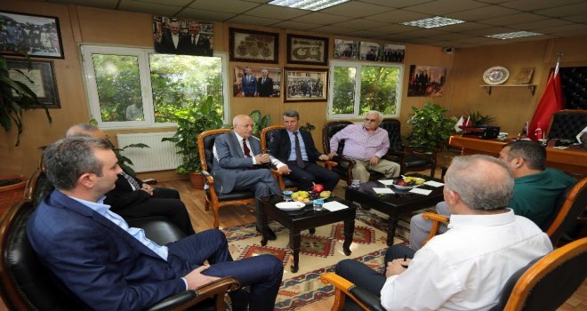 Başkan Yaşar, Hal Esnafıyla Buluştu