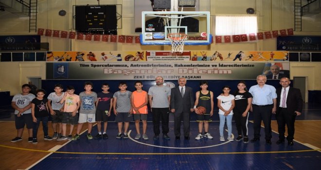 Başkan Gülden Spor Okullarına Sürpriz Ziyaret