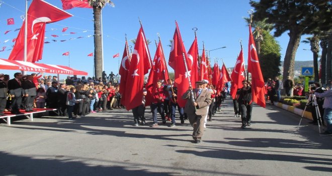 Kuşadasında 95. Yıl Coşkusu