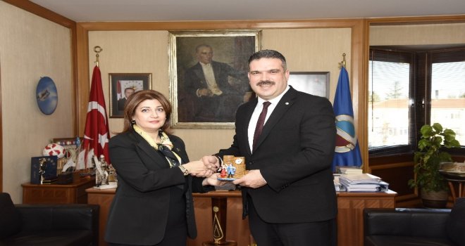 Azerbaycan Parlamentosu Milletvekili Cebrailovadan Rektör Prof. Dr. Çomaklıya Ziyaret