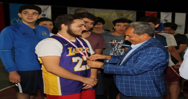 Akşehirde Sokak Basketbolu Turnuvası Sona Erdi