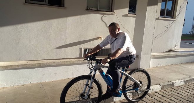 Kktc Maliye Bakanı Denktaştan Krize Karşı 23 Bin Tllik Bisikletle Mesaj