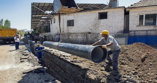 8 Mahalleye 8 Bin 520 Metrelik İçmesuyu Hattı