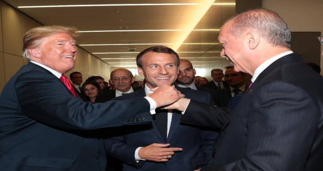 Cumhurbaşkanı Erdoğandan Macron Ve Trump İle Samimi Sohbet