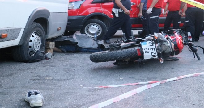 Adanada Trafik Kazası: 1 Ölü, 2 Yaralı