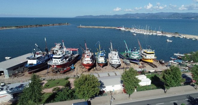 Balıkçı Tekneleri Yeni Sezona Hazırlanıyor