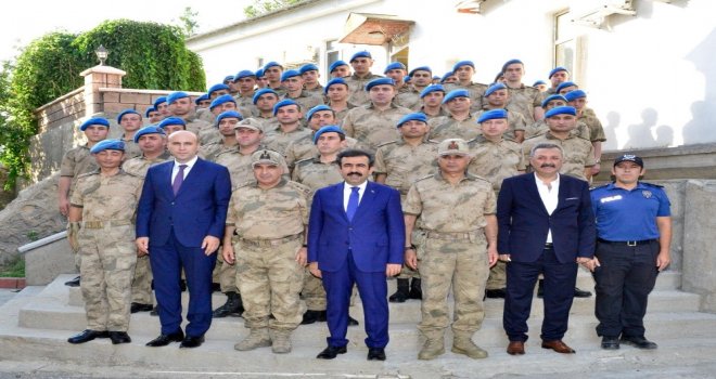 Vali Güzeloğlu, Lice Ve Kulp İlçelerinde Mehmetçikle Bayramlaştı