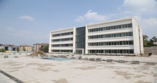 Bursa Merkez Anadolu İmamatip Lisesi Yeni Binalarıyla Yeni Eğitim Dönemine Hazırlanıyor