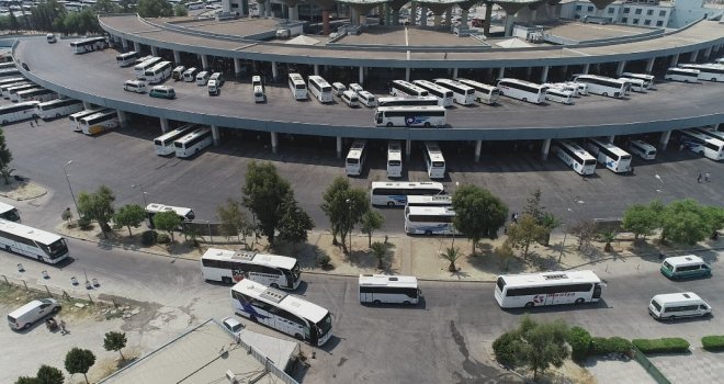 Tatilciler Akın Akın İzmir Otogarından Memleketlerine Gidiyor