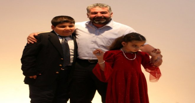 Kuran-I Kerimi Hatmeden Görme Engellerin Programında Duygusal Anlar