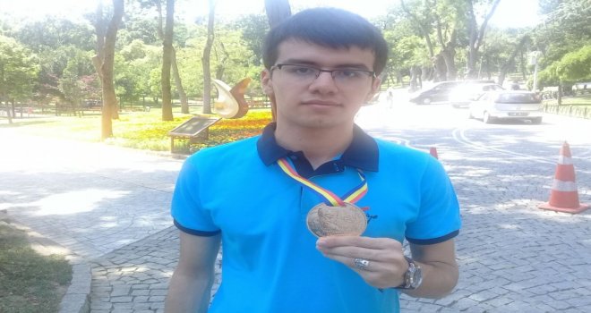 Lise Öğrencisinden Uluslararası Matematik Başarısı