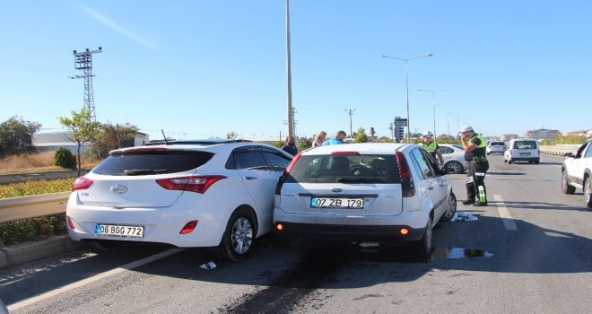 Araçtan Boşalan Yağ Zincirleme Trafik Kazasına Sebep Oldu: 1 Yaralı