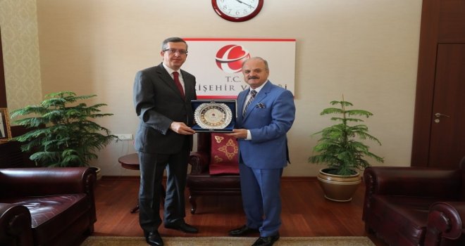 Adalet Komisyonu Başkanı Şenerden Vali Çakacaka Veda Ziyareti