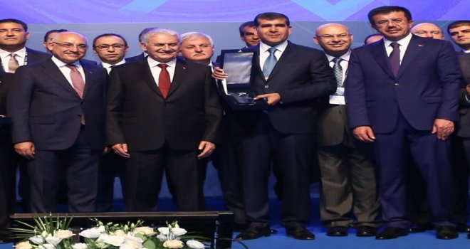 Başbakan Binali Yıldırımdan İhracat Şampiyonu Altunkayaya Ödül