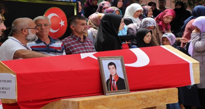Yıldırım Düşmesi Sonucu Hayatını Kaybeden Genç Savcı Son Yolcuğuna Uğurlandı