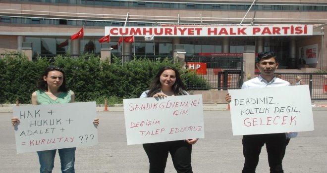 Chp Önünde Kurultay Protestosu