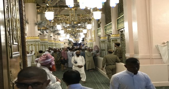 Hacılar Peygamber Efendimize Koştu