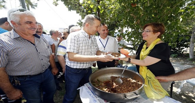 Başkan Pekdaşın İlk Bayramlaşması Çalışanlarıyla