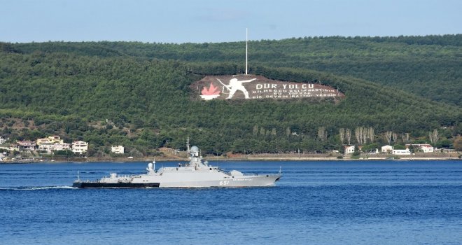 Rus Savaş Gemileri Çanakkale Boğazından Geçti