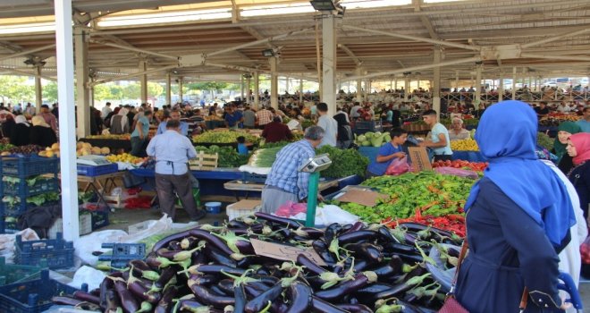 Kurban Bayramı Tatili Sonrası Semt Pazarlarına Yoğun İlgi
