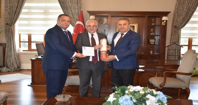 Vali Güvençere Kırmızı Dipli Mumla Yağlı Güreş Festivali Daveti