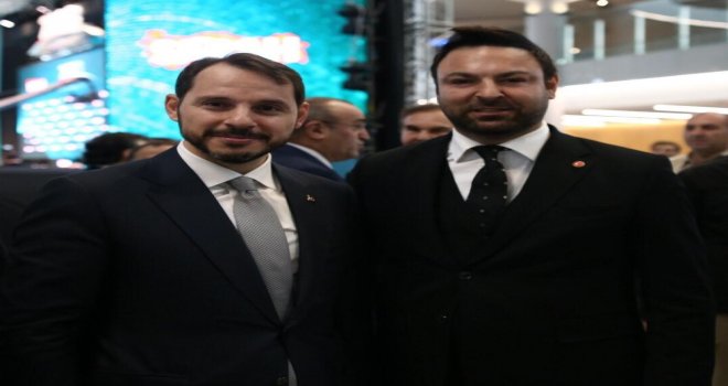 İş Adamı Samut, Hedef 2023 Büyük Türkiye Zirvesine Katıldı