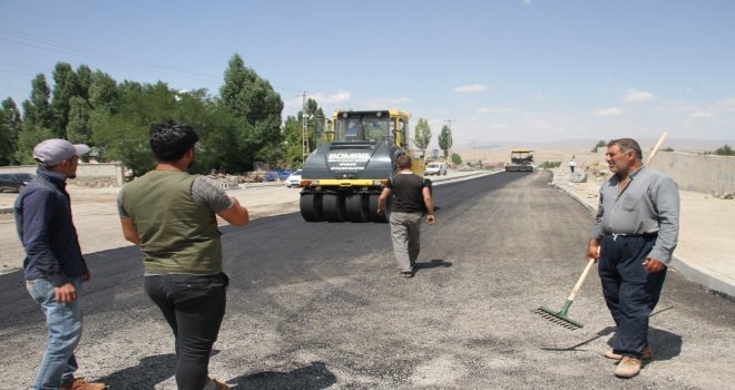 Malazgirtte Sıcak Asfalt Çalışması