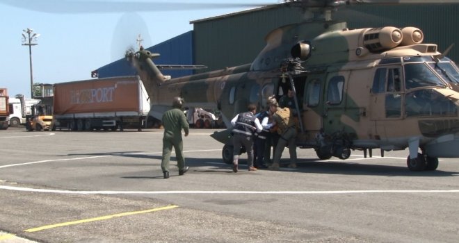 Kaçkarlara Tırmanırken Yuvarlanan Kayanın Çarpması Sonucu Yaralanan Doktor Askeri Helikopterle Kurtarıldı