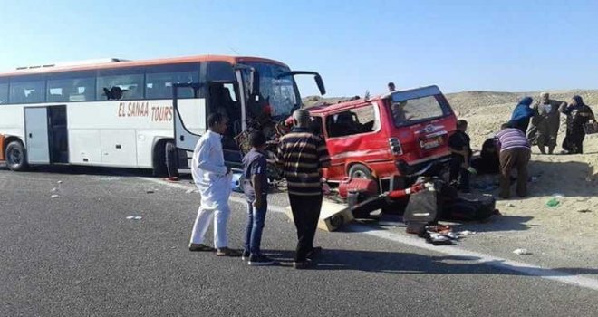 Mısırda Trafik Kazası: 8 Ölü, 14 Yaralı