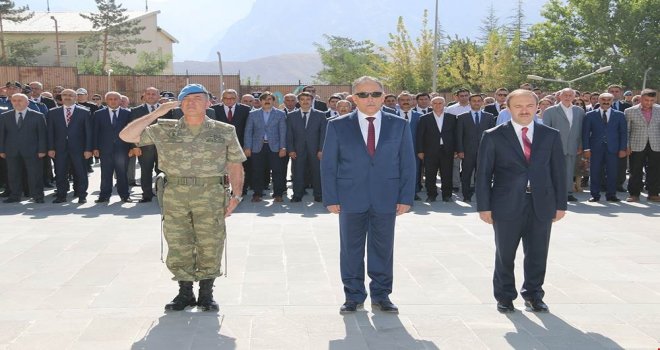 Hakkaride 30 Ağustos Zafer Bayramı Kutlandı