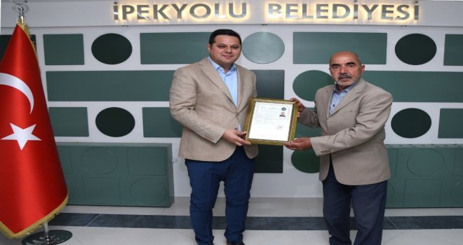 İpekyolu Belediyesinden Ruhsat Dağıtımı