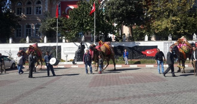 Buldanda Develer Dualarla Havut Kuşandı