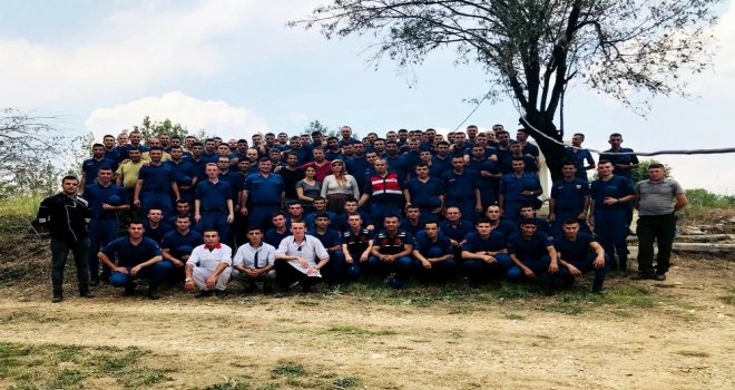 Şehit Aileleri Kurbanlıklarını Askerle Paylaştı