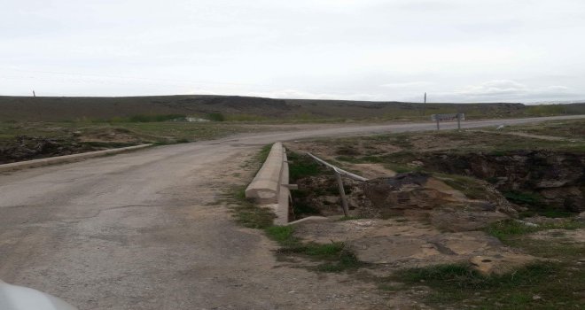 Tarihi Köprüye Dökülen Asfalt Söküldü