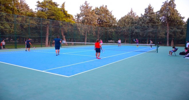 Torbalıda Ücretsiz Tenis Kursuna Yoğun İlgi