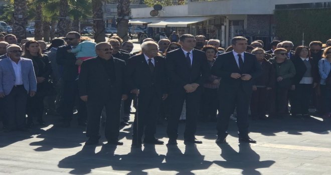 Akçakocada Cumhuriyet Bayramı Töreni Çelenk Sunumuyla Başladı