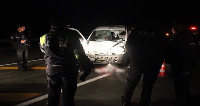 Lastiği Patlayan Aracı İçin Yardım İsterken Kamyonet Çarpınca Öldü