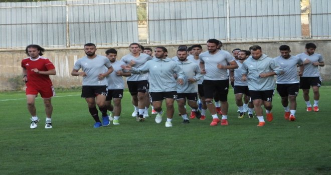 Elazığspor 17 Futbolcuyla  Adanaya Gitti