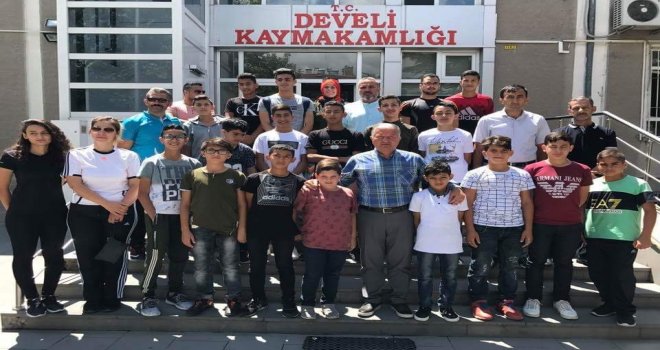 Filistinli Sporcular Develi Kaymakamı Duruyu Makamında Ziyaret Etti