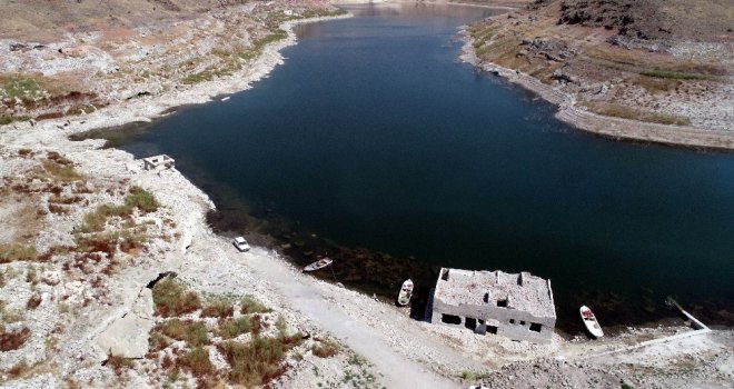 (Özel) Su Altında Kalan Köyleri Ortaya Çıktı, Çocukluk Anıları Canlandı