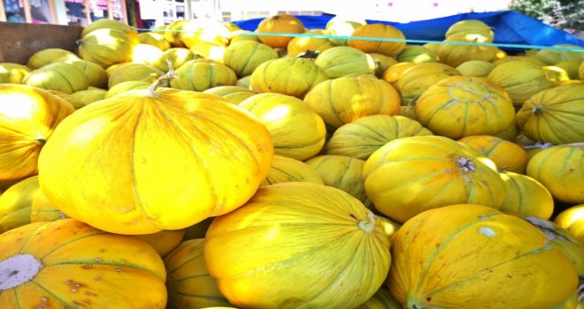 Çorumun Meşhur 10 Dilim Kavunu Tezgahta Yerini Aldı