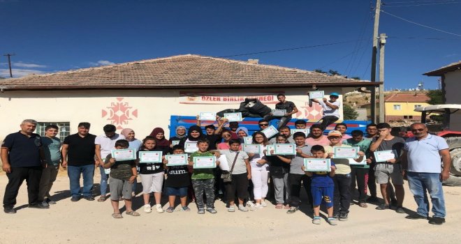 Köylerini Temizlemek İçin Seferber Oldular