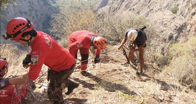 Kelebekler Vadisinde Mahsur Kalan Genç Kurtarıldı