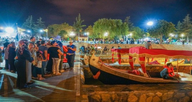 (Özel) Yeşilırmakta Osmanlı Kayıkları Yüzmeye Başladı